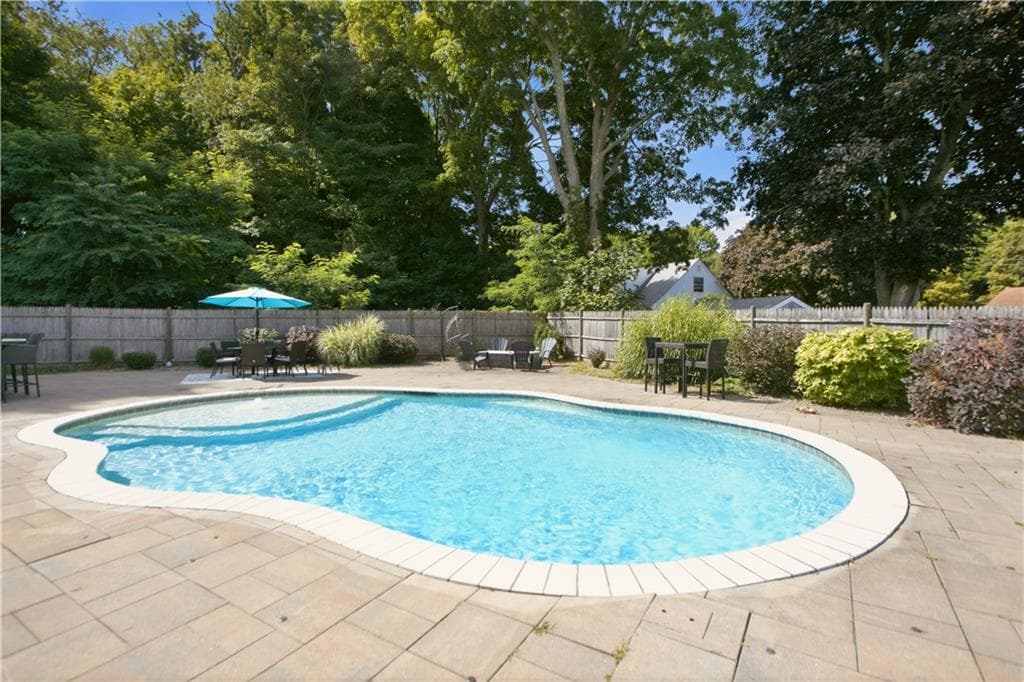 5 Beejay Court photo 33