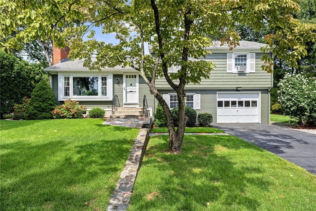 Single Family Residence at 10 Cherry Lane, Barrington, photo 2 of 34