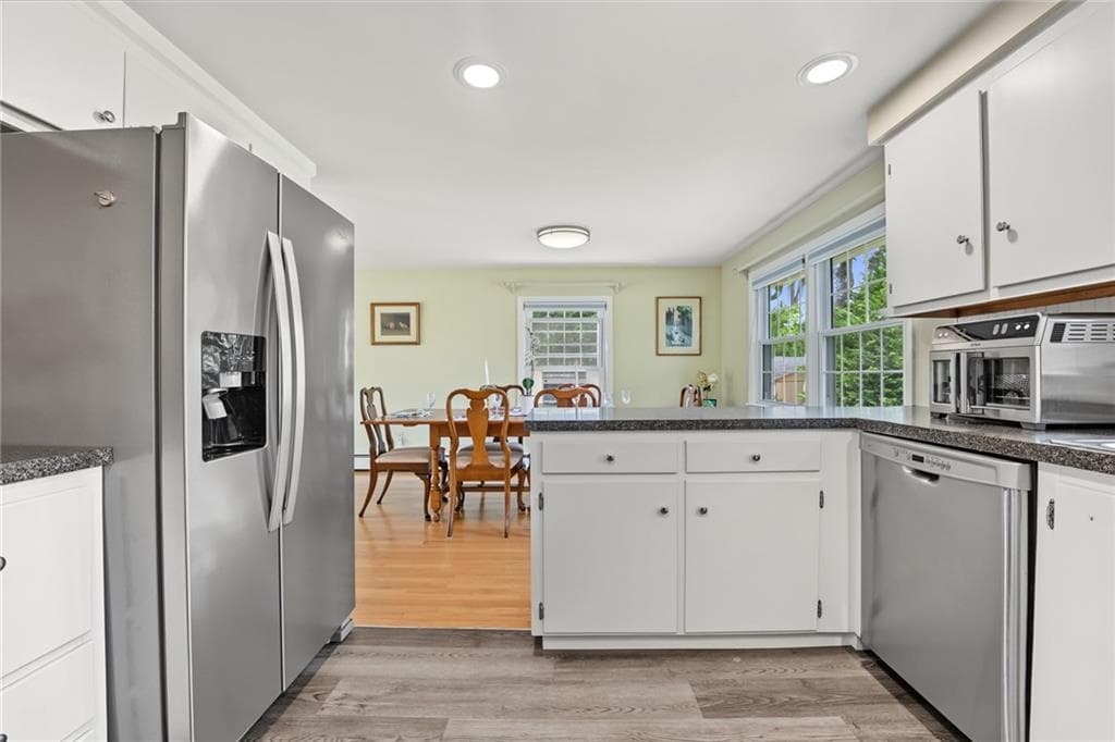 Single Family Residence at 10 Cherry Lane, Barrington, photo 12 of 34