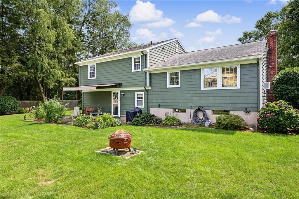 Single Family Residence at 10 Cherry Lane, Barrington, photo 29 of 34