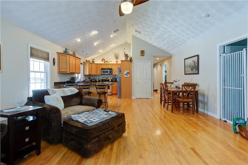Condominium at 1421 Douglas Avenue UNIT L, North Providence, photo 13 of 32