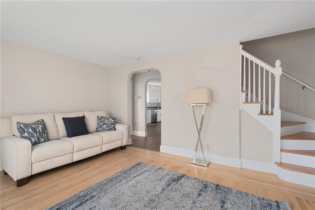 Single Family Residence at 135 Sandringham Avenue, Providence, photo 23 of 31