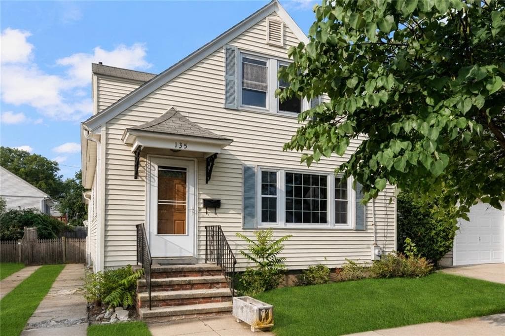 135 Sandringham Avenue