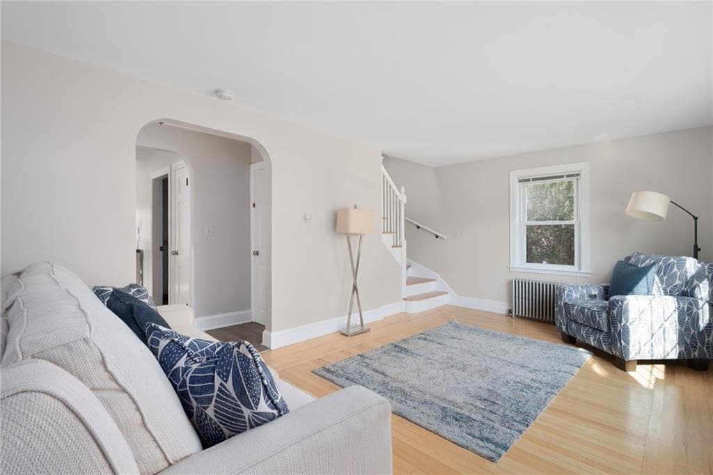 Single Family Residence at 135 Sandringham Avenue, Providence, photo 9 of 31