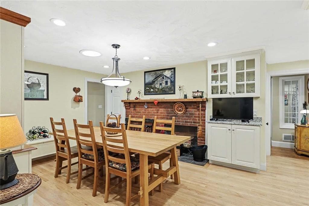 Single Family Residence at 25 Tingley Drive, Cumberland, photo 19 of 47