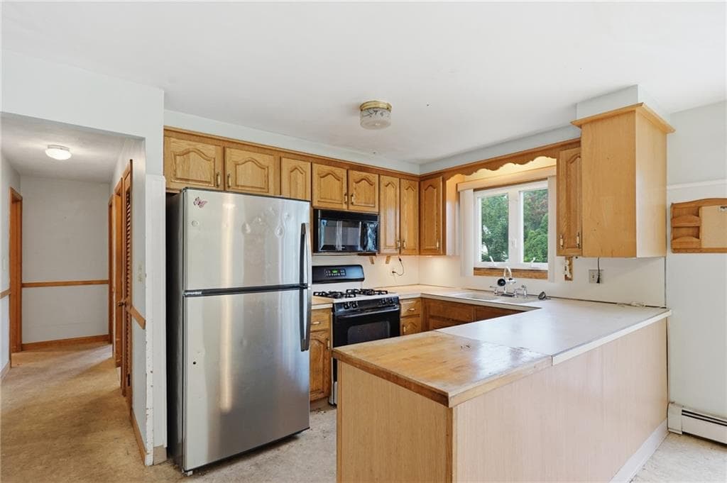 Single Family Residence at 51 Argonne Street, Johnston, photo 8 of 33