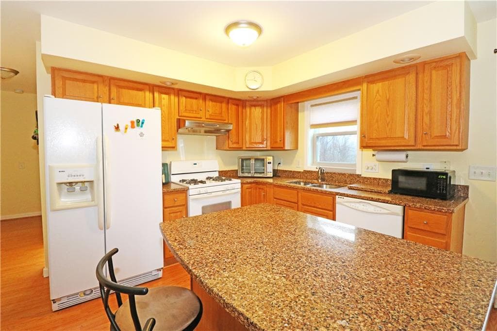 359 Main Road photo 13
