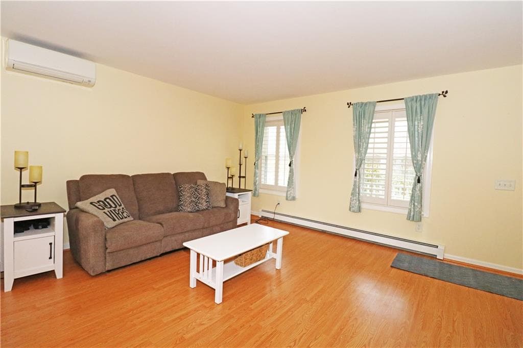 359 Main Road photo 8