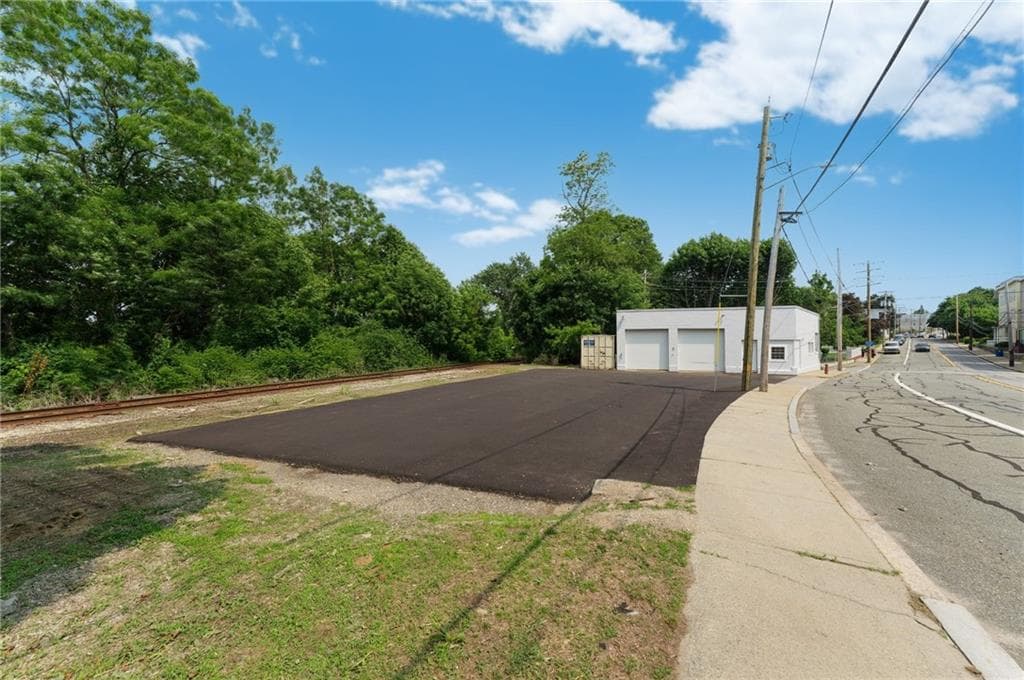 250 Manville Road photo 9