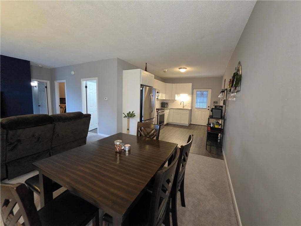 Condominium at 94 Cowesett Avenue UNIT 28, West Warwick, photo 4 of 19