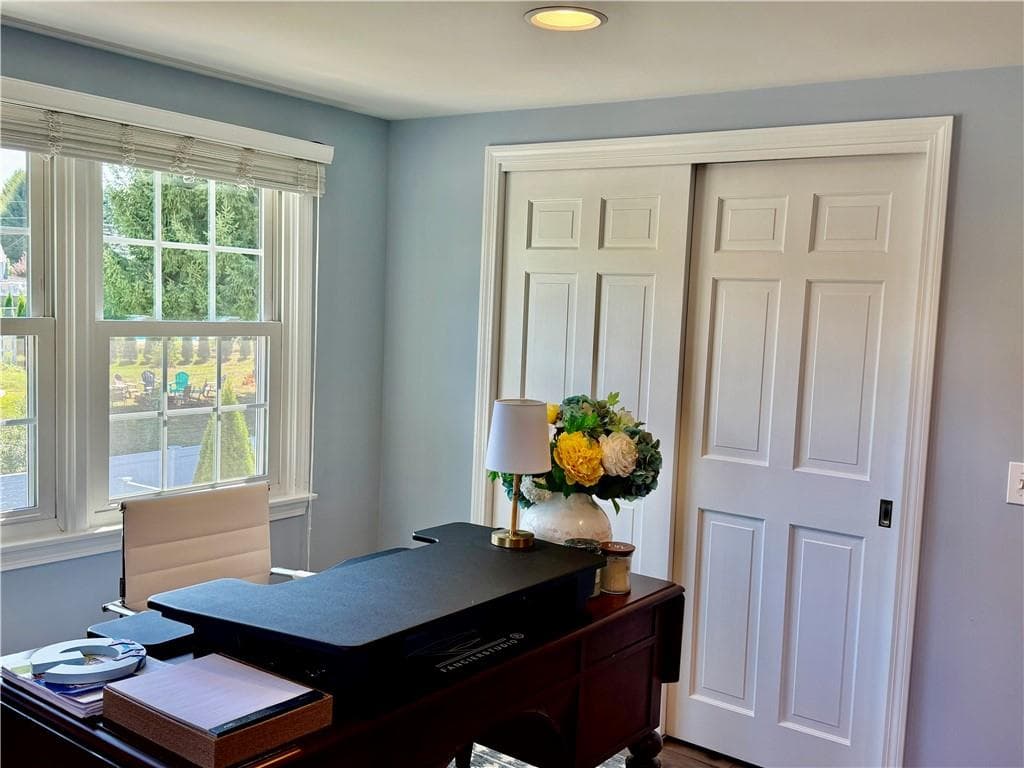 Single Family Residence at 7 Cortland Lane, Smithfield, photo 17 of 25