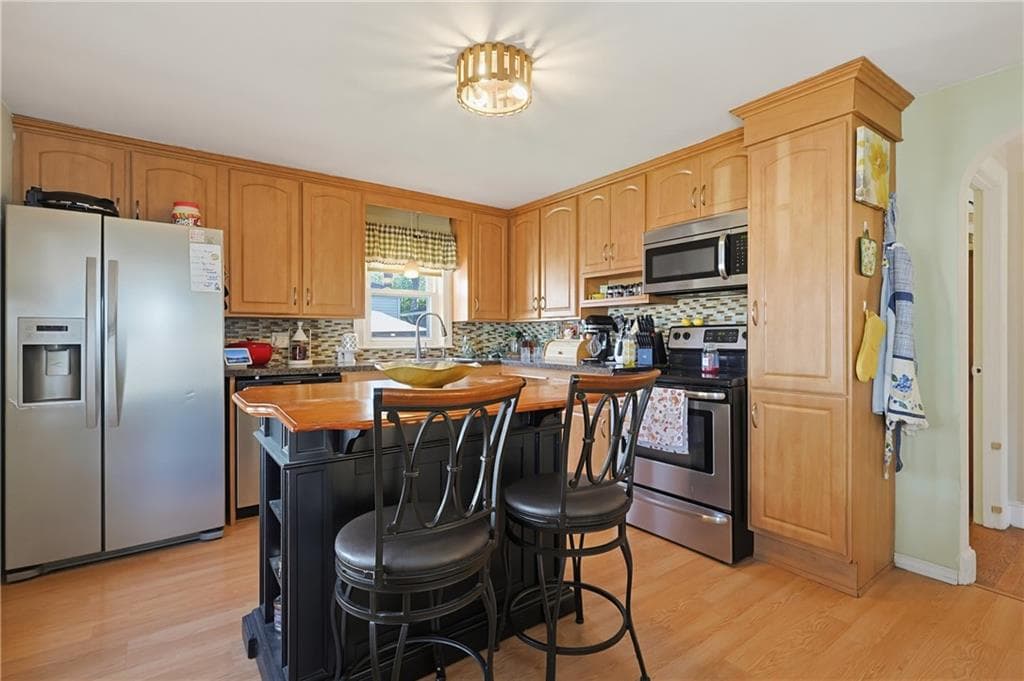 Single Family Residence at 127 Fern Street, Warwick, photo 6 of 31