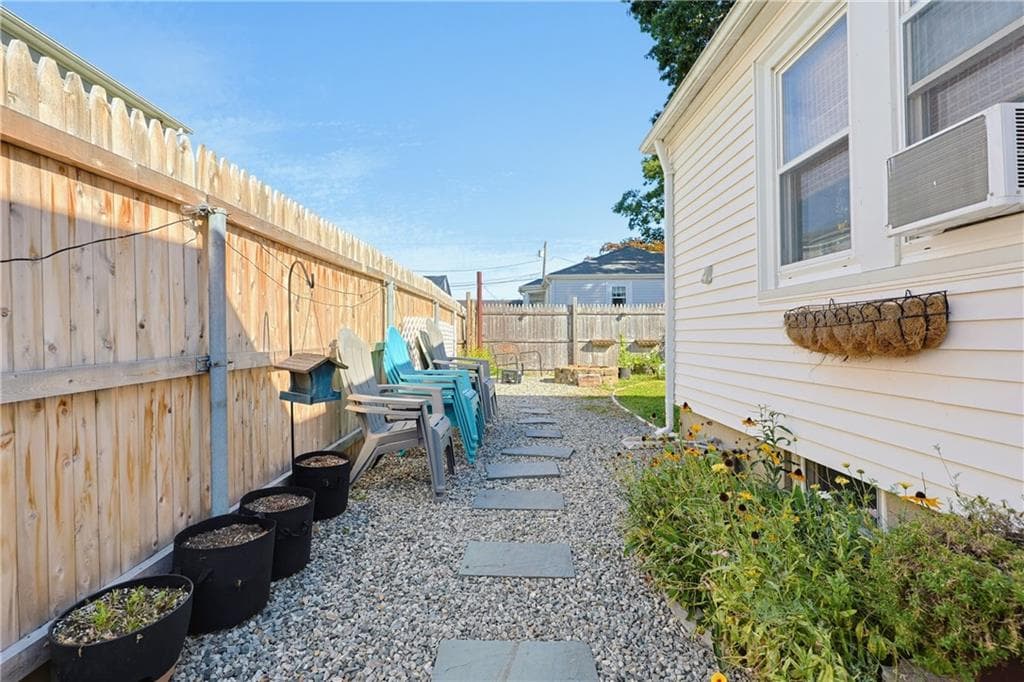 Single Family Residence at 127 Fern Street, Warwick, photo 22 of 31
