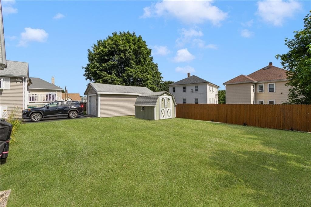 19 Bouvier Avenue photo 42