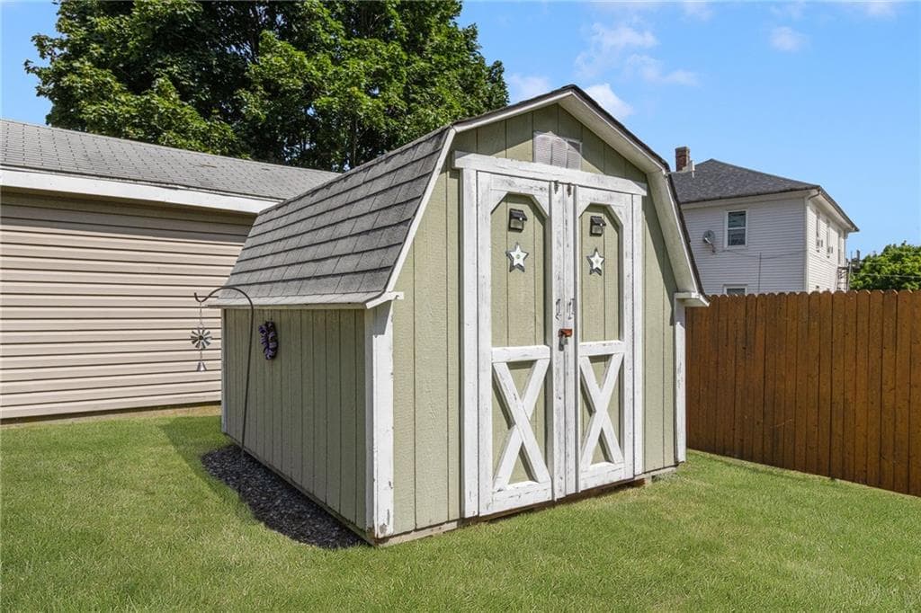 19 Bouvier Avenue photo 46