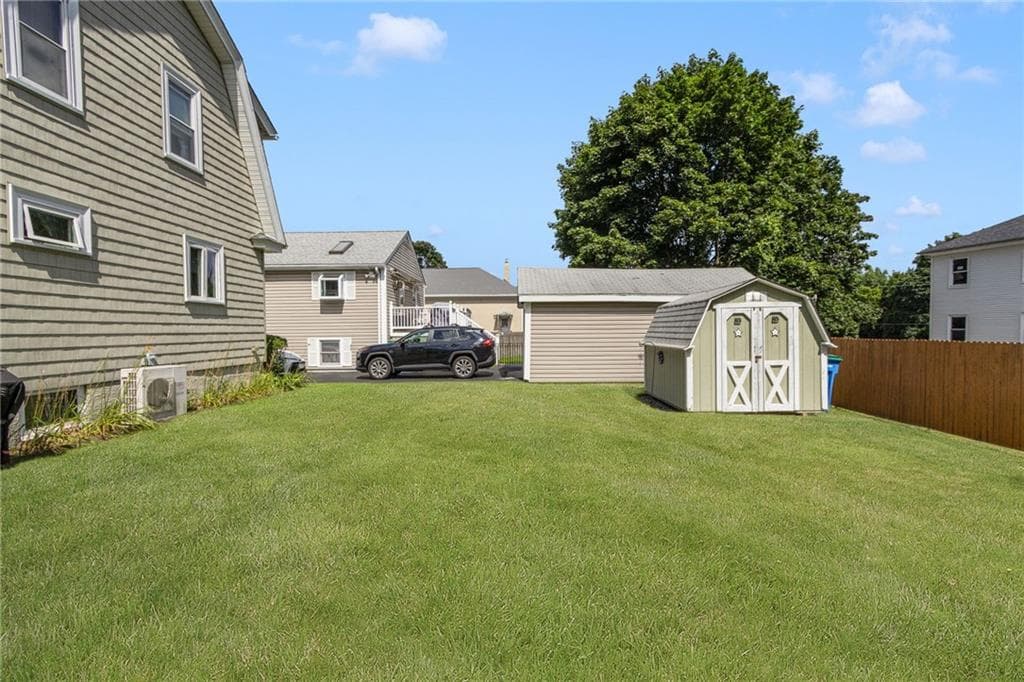 19 Bouvier Avenue photo 43