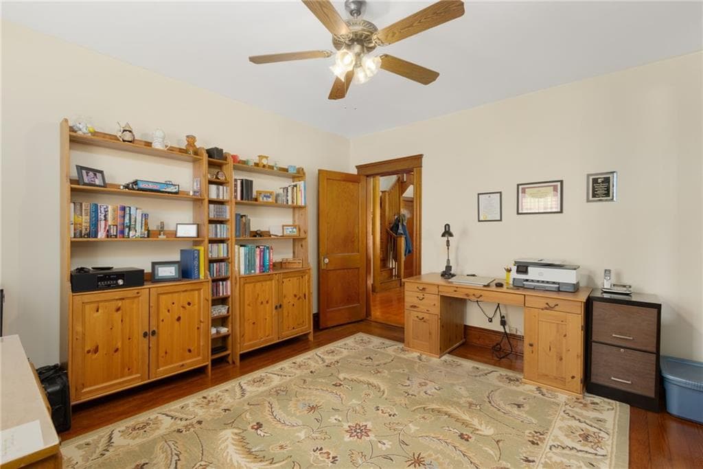 19 Bouvier Avenue photo 12