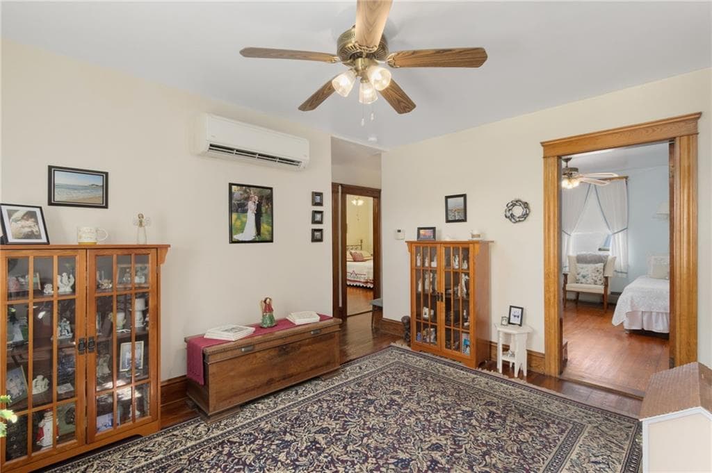 19 Bouvier Avenue photo 28