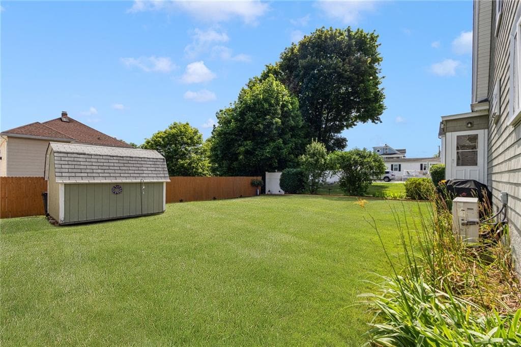 19 Bouvier Avenue photo 49