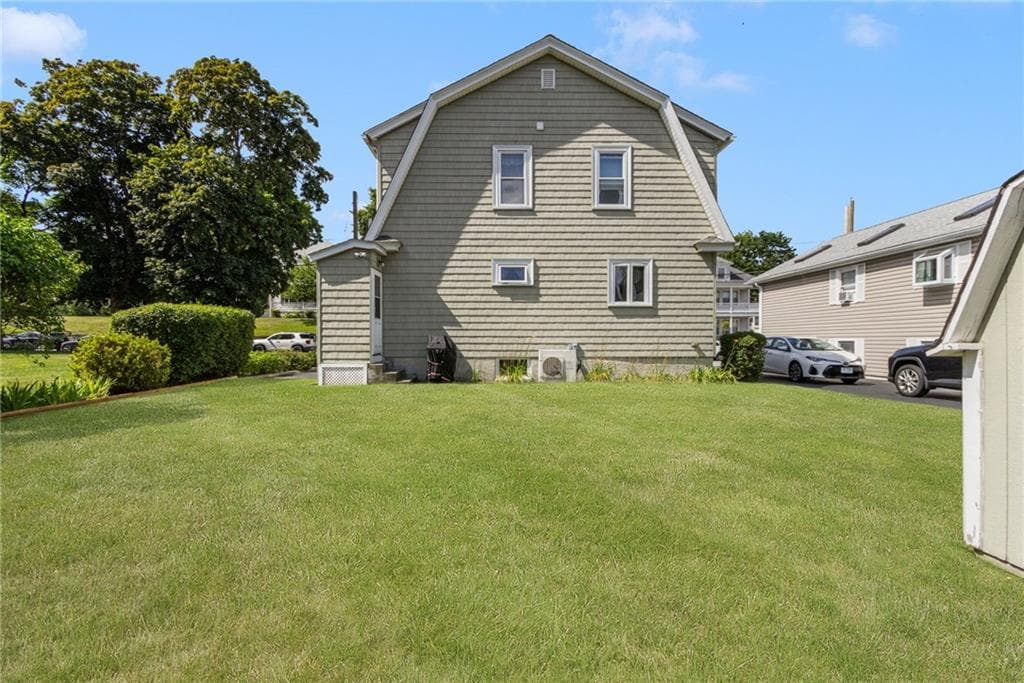 19 Bouvier Avenue photo 45
