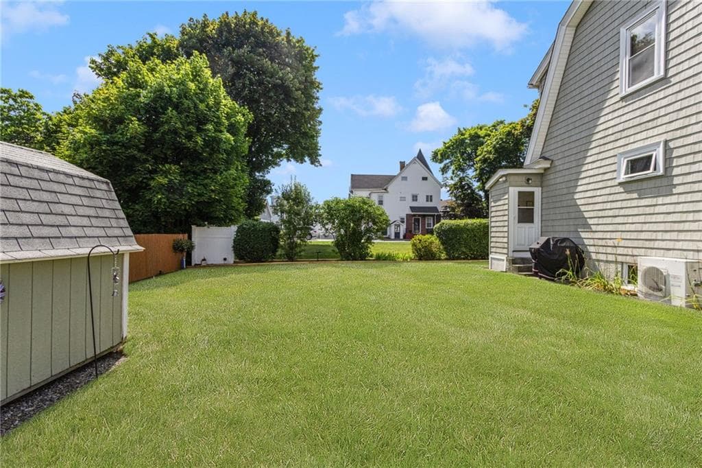 19 Bouvier Avenue photo 48