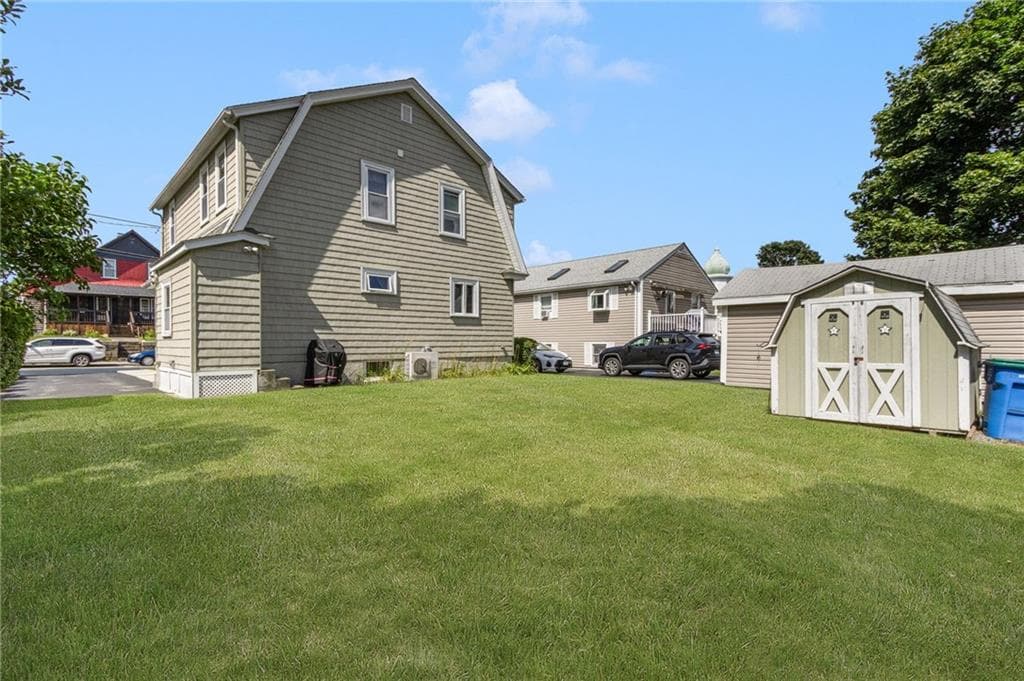 19 Bouvier Avenue photo 44