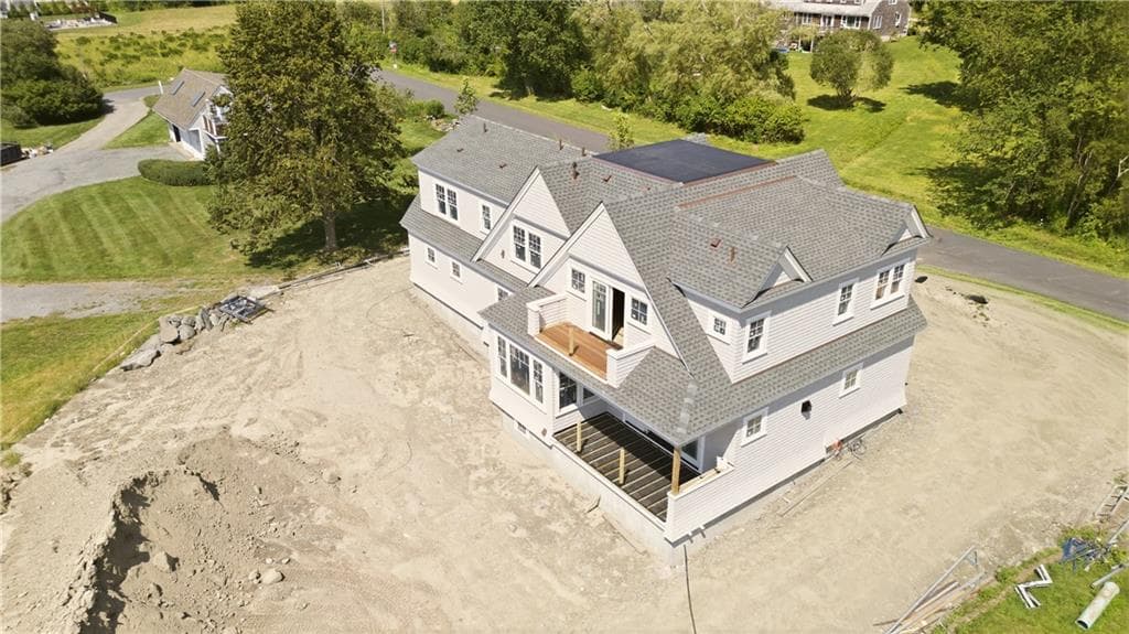 Single Family Residence at 11 Saltwood Farm Road, Middletown, photo 6 of 15