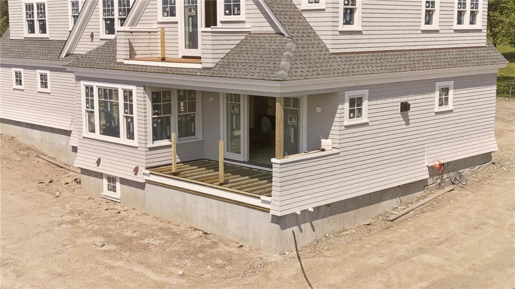 Single Family Residence at 11 Saltwood Farm Road, Middletown, photo 7 of 15