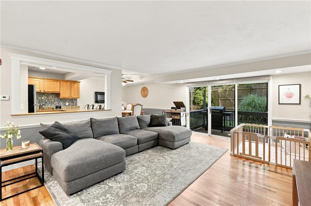 125 Van Zandt Avenue UNIT 201