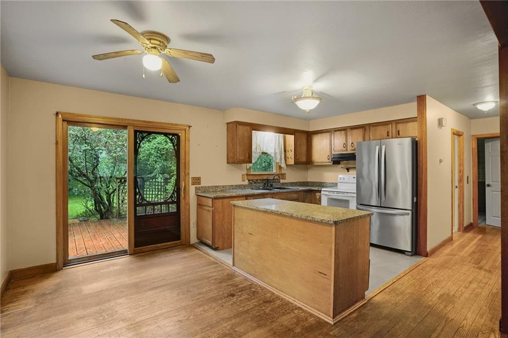 Single Family Residence at 57 Bancroft Drive, Portsmouth, photo 17 of 43