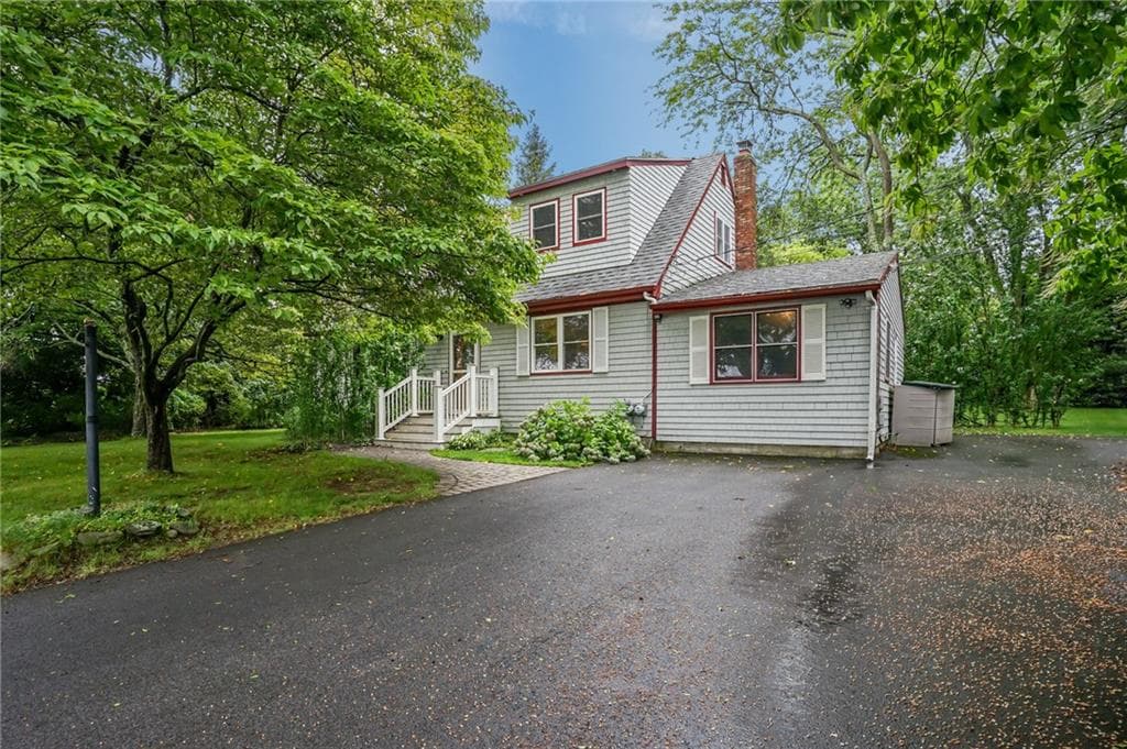 Single Family Residence at 57 Bancroft Drive, Portsmouth, photo 3 of 43