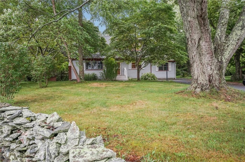 Single Family Residence at 57 Bancroft Drive, Portsmouth, photo 4 of 43