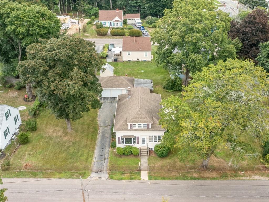 Single Family Residence at 3 Diana Avenue, Smithfield, photo 2 of 26