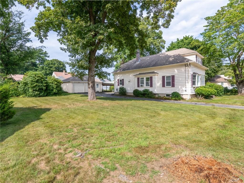 Single Family Residence at 3 Diana Avenue, Smithfield, photo 3 of 26
