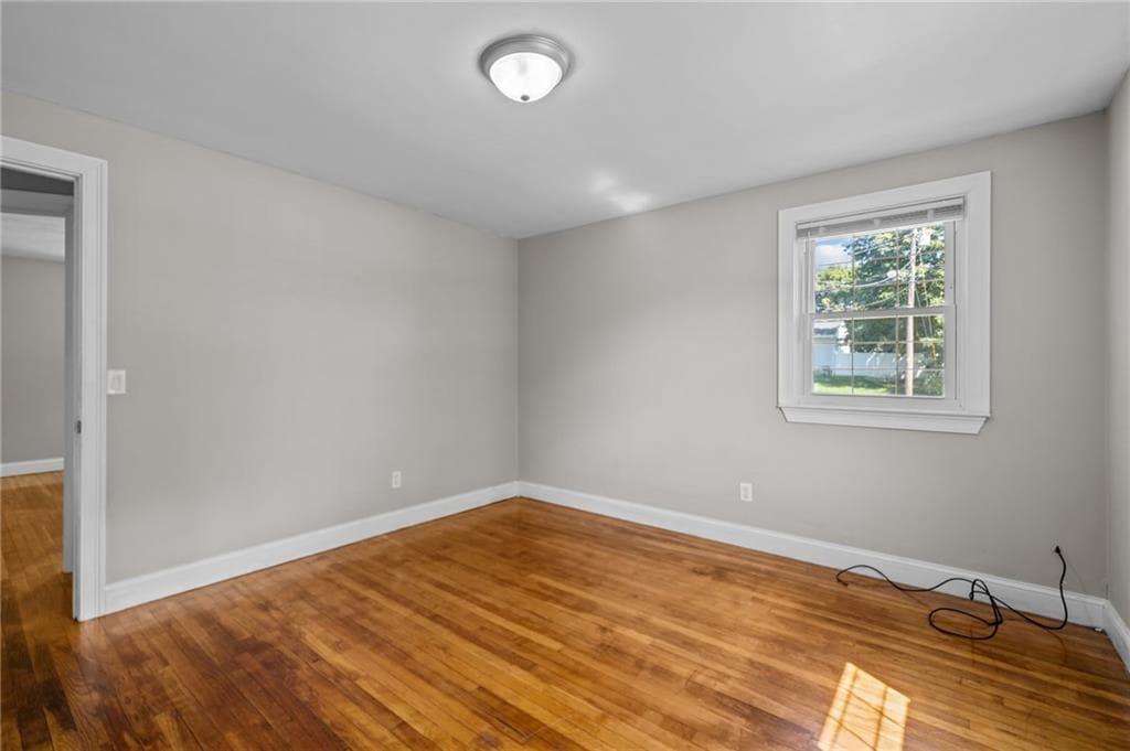 Single Family Residence at North Kingstown, photo 13 of 24