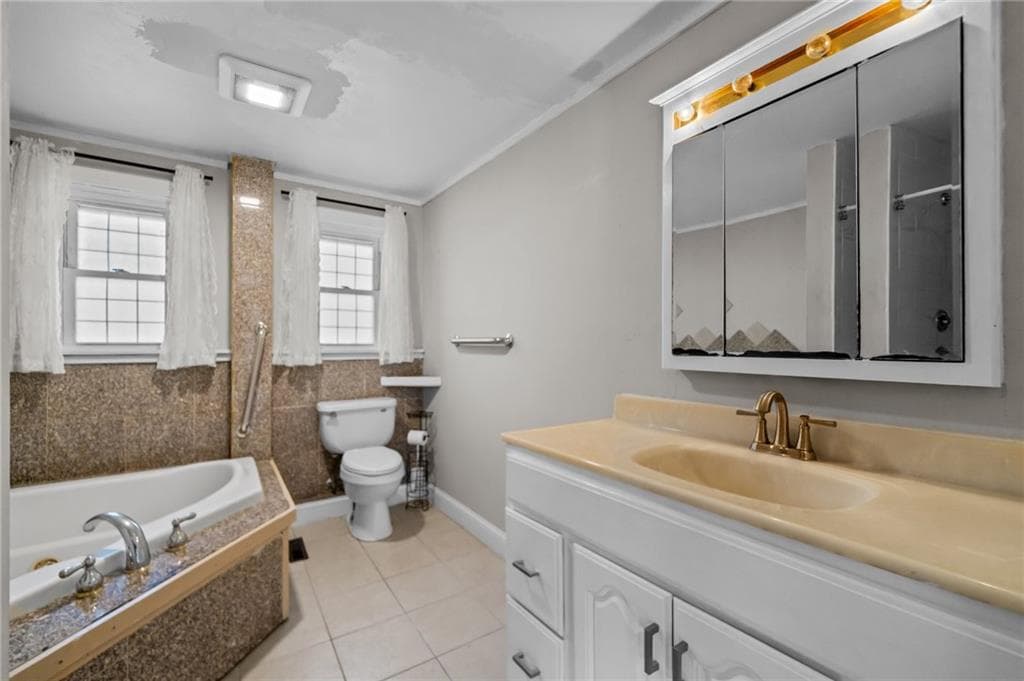 Single Family Residence at North Kingstown, photo 16 of 24