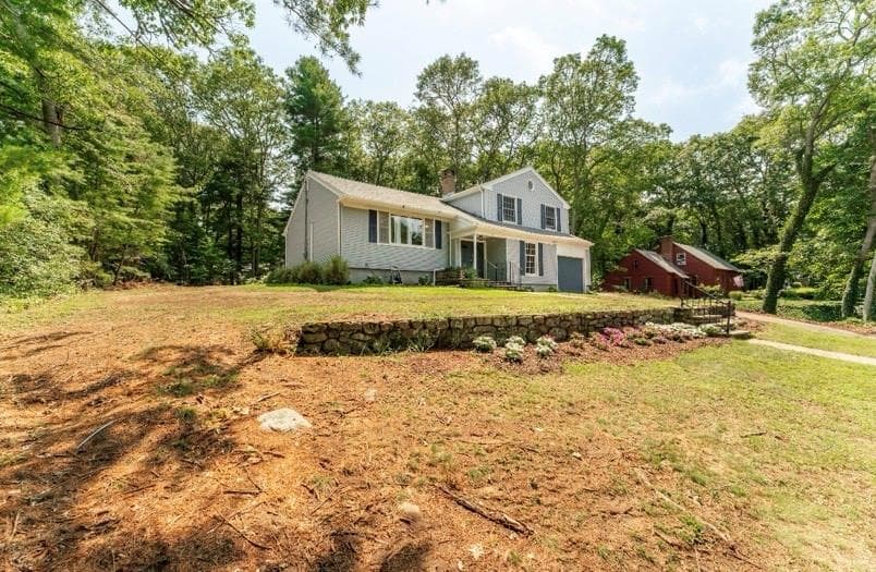 Single Family Residence at 10 Lofty Heights Road, Westerly, photo 2 of 21
