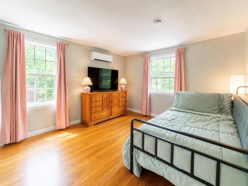 Single Family Residence at 10 Lofty Heights Road, Westerly, photo 13 of 21