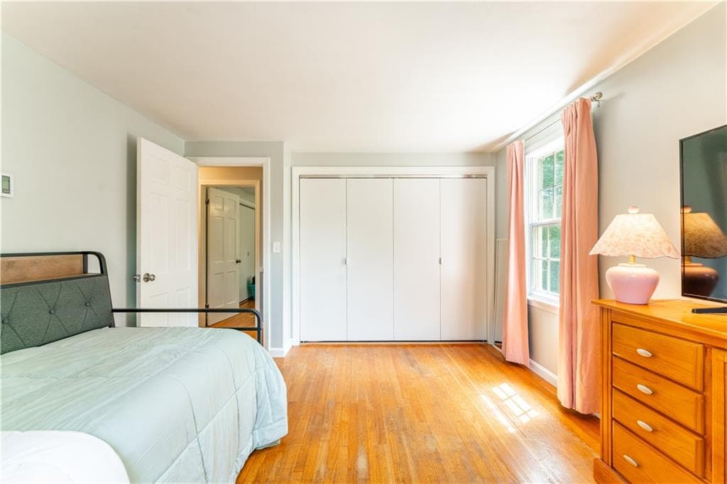 Single Family Residence at 10 Lofty Heights Road, Westerly, photo 12 of 21
