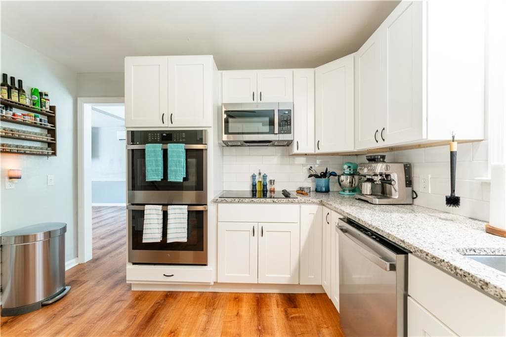 Single Family Residence at 10 Lofty Heights Road, Westerly, photo 7 of 21