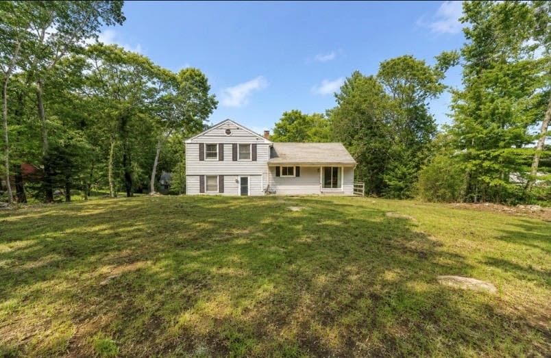 Single Family Residence at 10 Lofty Heights Road, Westerly, photo 3 of 21
