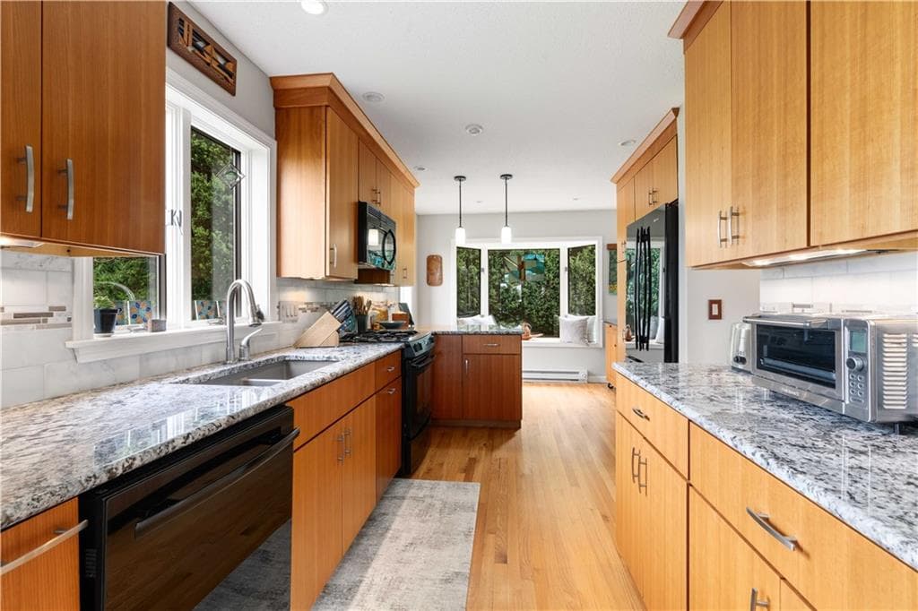 138 Windward Lane photo 4