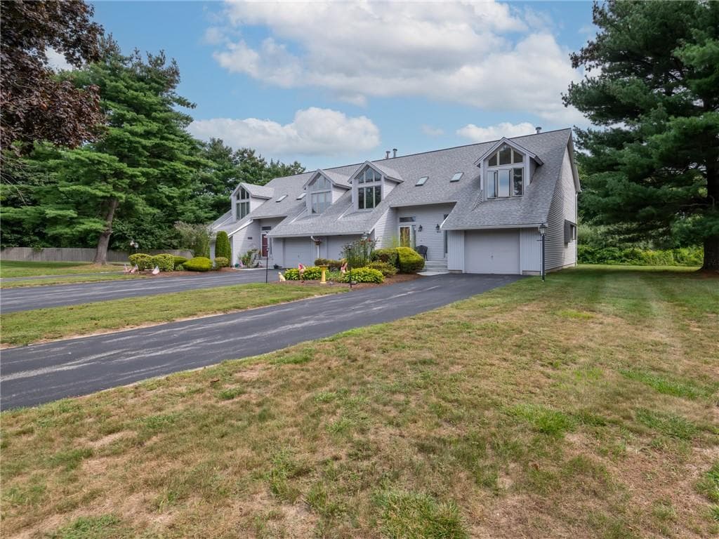 Condominium at 12 Tamarac Drive UNIT D, Smithfield, photo 4 of 26