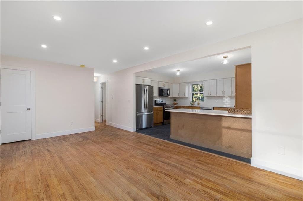 Single Family Residence at 6 Holmes Street, Westerly, photo 10 of 32