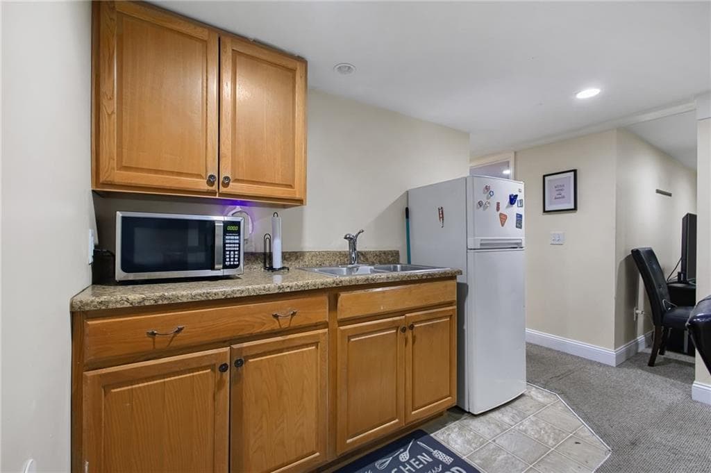 402 Webster Avenue photo 17