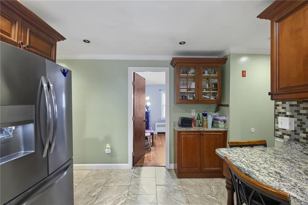 402 Webster Avenue photo 9