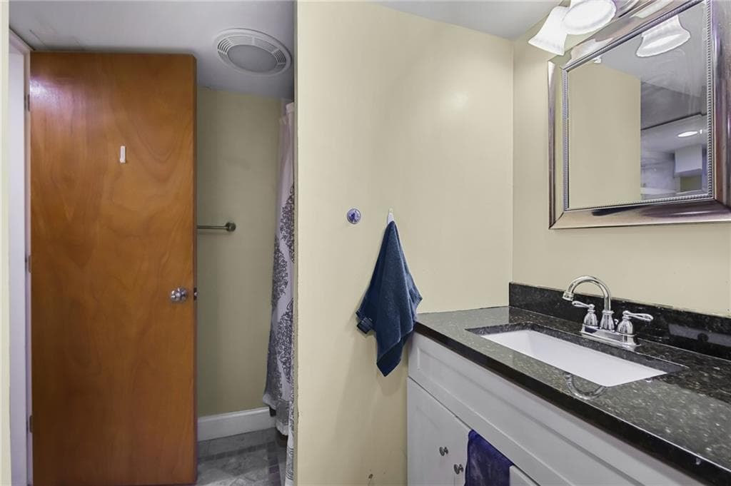 402 Webster Avenue photo 14