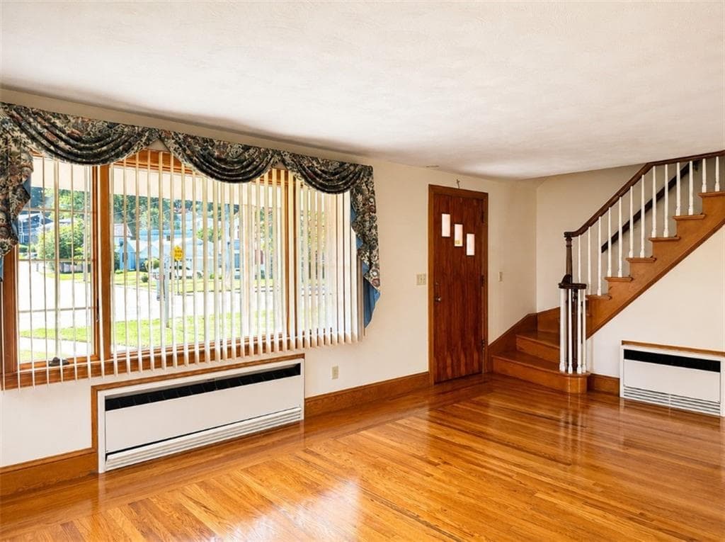 Single Family Residence at 415 George Waterman Road, Providence, photo 12 of 30