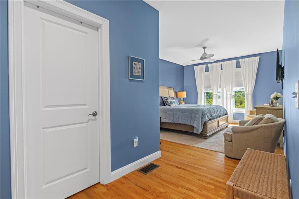Condominium at 182 Rebels Way, Portsmouth, photo 29 of 49