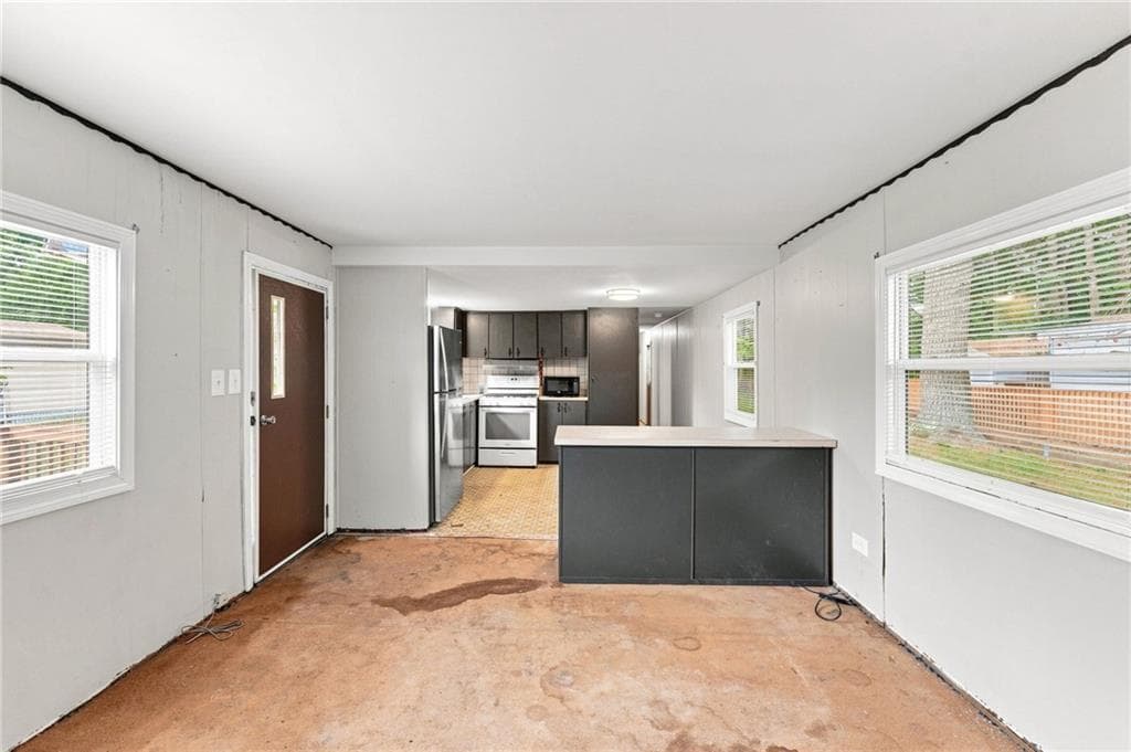 Single Family Residence at 77 Hillside Drive, Burrillville, photo 5 of 40